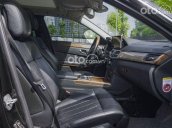 Cần bán Mercedes E300 đời 2010, màu đen, giá tốt