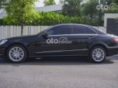 Cần bán Mercedes E300 đời 2010, màu đen, giá tốt