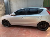 Cần bán gấp Hyundai i30 đăng ký 2009 xe gia đình giá chỉ 271tr