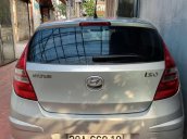 Cần bán gấp Hyundai i30 đăng ký 2009 xe gia đình giá chỉ 271tr