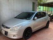 Cần bán gấp Hyundai i30 đăng ký 2009 xe gia đình giá chỉ 271tr