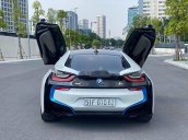 Cần bán xe BMW i8 sản xuất 2015, màu trắng, nhập khẩu