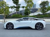 Cần bán xe BMW i8 sản xuất 2015, màu trắng, nhập khẩu