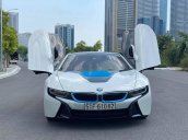 Cần bán xe BMW i8 sản xuất 2015, màu trắng, nhập khẩu