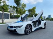 Cần bán xe BMW i8 sản xuất 2015, màu trắng, nhập khẩu