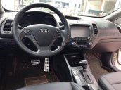 Cần bán xe Kia K3 1.6 AT đời 2015, màu trắng ít sử dụng