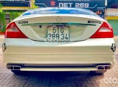 Cần bán lại xe Mercedes CLS550 năm sản xuất 2005, màu trắng, xe nhập