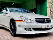 Cần bán lại xe Mercedes CLS550 năm sản xuất 2005, màu trắng, xe nhập