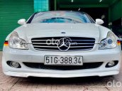 Cần bán lại xe Mercedes CLS550 năm sản xuất 2005, màu trắng, xe nhập