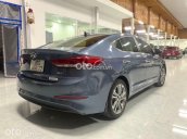 Cần bán gấp Hyundai Elantra đời 2017, màu xanh lam