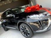 Mitsubishi Outlander - Tính năng an toàn vượt trội, hỗ trợ NH 80%/ 8 năm + Gói quà tặng khủng lên đến hơn 9 chữ số