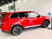 Mitsubishi Outlander - Tính năng an toàn vượt trội, hỗ trợ NH 80%/ 8 năm + Gói quà tặng khủng lên đến hơn 9 chữ số