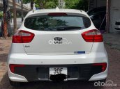 Cần bán gấp Kia Rio sản xuất năm 2015, màu trắng, nhập khẩu nguyên chiếc