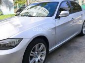 Cần bán xe BMW 320i sản xuất năm 2011, màu bạc, nhập khẩu  