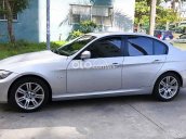 Cần bán xe BMW 320i sản xuất năm 2011, màu bạc, nhập khẩu  