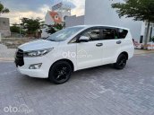 Cần bán Toyota Innova 2.0E đời 2018, màu trắng, giá tốt