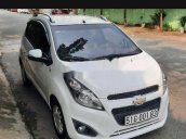 Cần bán gấp Chevrolet Spark LT đời 2017, màu trắng, nhập khẩu 