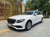 E200 trắng, đen sx 2016 model 2017 đi hơn 4v km. Option cửa hít, cốp điện, đèn viền full led 64 màu