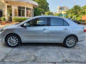 Cần bán lại xe Toyota Vios E 2011, màu bạc xe gia đình, giá chỉ 265 triệu