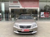 Cần bán Toyota Camry 2.5Q 2013 - Cty xuất hóa đơn đủ, đi 118.000 km