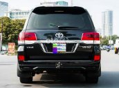 Bán Toyota Land Cruiser VX.E 5.7 V8 sản xuất 2016, màu đen, nhập khẩu nguyên chiếc xe gia đình