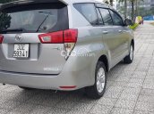 Cần bán gấp Toyota Innova sản xuất 2017, 1 chủ đi từ đầu, giá tốt