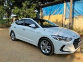 Bán xe Hyundai Elantra đời 2017, màu trắng 