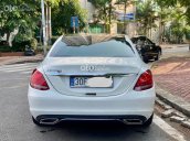 Cần bán gấp Mercedes sản xuất 2016, màu trắng  