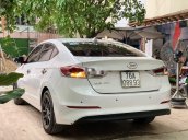 Xe Hyundai Elantra 2018, màu trắng còn mới