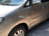 Cần bán xe Toyota Innova năm sản xuất 2010, màu bạc  