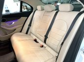 Bán Mercedes C200 xe màu trắng đời 2019, xe lên sẵn keylessgo, giá cực tốt tại H3T