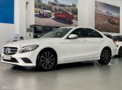 Bán Mercedes C200 xe màu trắng đời 2019, xe lên sẵn keylessgo, giá cực tốt tại H3T