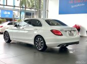 Bán Mercedes C200 xe màu trắng đời 2019, xe lên sẵn keylessgo, giá cực tốt tại H3T