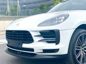 Porsche Macan năm sản xuất 2021 -  Màu trắng / nội thất hai màu đỏ đen