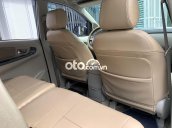 Bán Toyota Innova đời 2014, màu xám