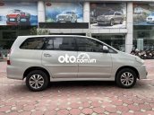 Bán ô tô Toyota Innova năm 2015, màu bạc xe gia đình