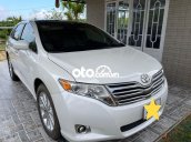 Cần bán gấp Toyota Venza đời 2011, màu trắng, nhập khẩu nguyên chiếc, 780 triệu