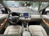 Bán ô tô Toyota Innova năm 2015, màu bạc xe gia đình