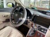 Cần bán gấp Toyota Venza đời 2011, màu trắng, nhập khẩu nguyên chiếc, 780 triệu