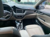 Bán Hyundai Accent 1.4 AT đời 2019, màu trắng xe gia đình, 500 triệu