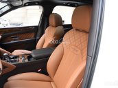 Bán xe Bentley Bentayga model 2022, nhập khẩu, trả góp 70%, xe đẹp, sẵn xe giao ngay