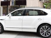 Bán xe Bentley Bentayga model 2022, nhập khẩu, trả góp 70%, xe đẹp, sẵn xe giao ngay