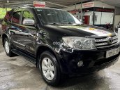 Bán Toyota Fortuner sản xuất 2009, màu đen số tự động