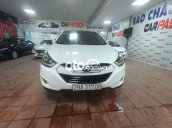 Cần bán lại xe Hyundai Tucson đời 2011, màu trắng, xe nhập chính chủ