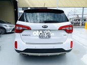 Bán Kia Sorento DATH đời 2018, màu trắng 