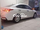 Bán xe Hyundai Accent 2020, màu trắng chính chủ