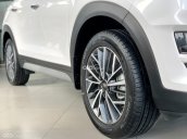 Hyundai Tucson khuyến mãi tháng 10, giảm giá 72 triệu 50% phí trước bạ