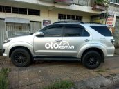 Cần bán xe Toyota Fortuner sản xuất năm 2016, màu bạc  