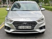 Cần bán gấp Hyundai Accent MT đời 2018, màu bạc, giá 385tr