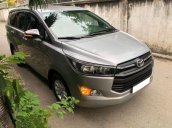 Cần bán gấp Toyota Innova 2.0E 2017, màu xám còn mới, 535tr